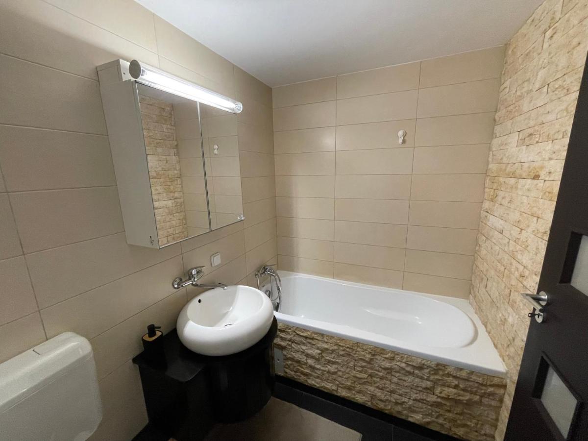 Sunset Luxury Apartment Near Unirii Square Bucarest Esterno foto